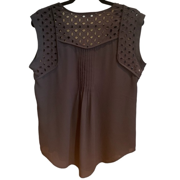 Eyelet Cap Sleeve Blouse in Black Size Medium - Picture 2 of 5